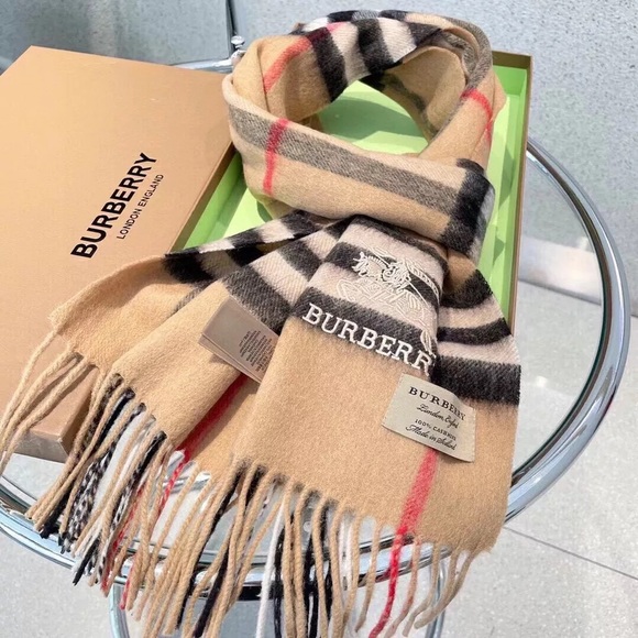 NWT ™️Burberry™️ Nova Check Reversible Scarf - Picture 3 of 6